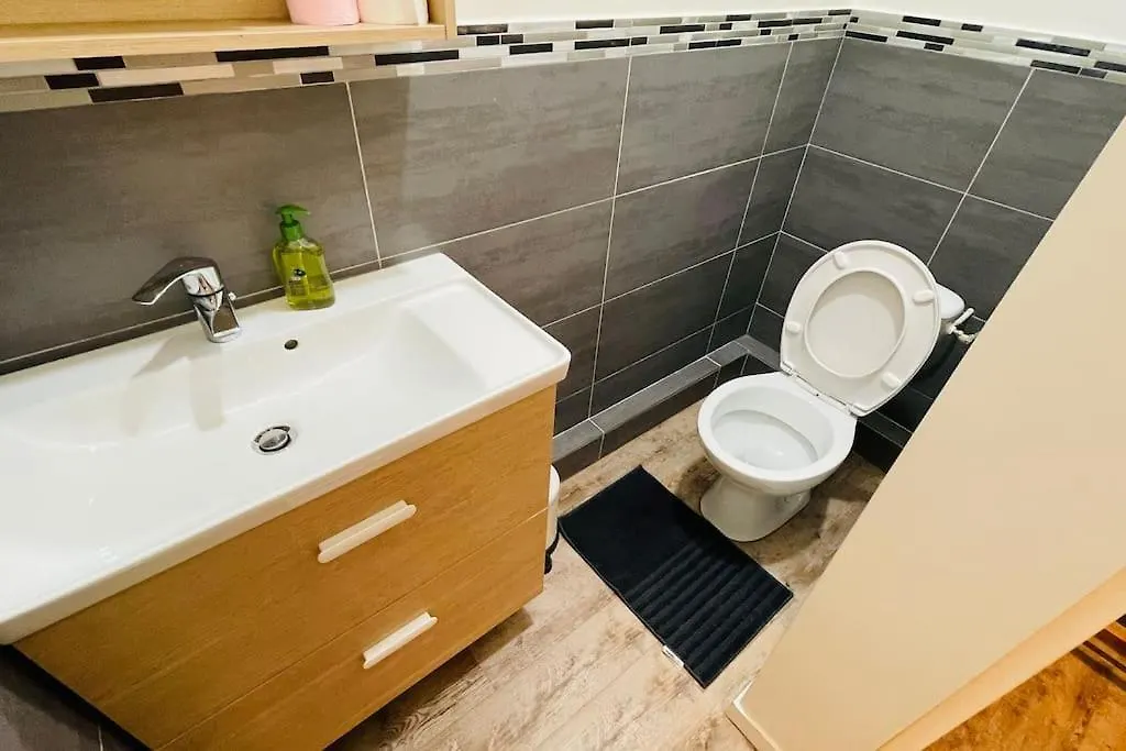 Appartement 6 Pieces / 5 Chambres / Calme / Rdc Paris