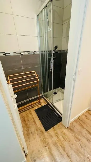 Appartement 6 Pieces / 5 Chambres / Calme / Rdc Paris
