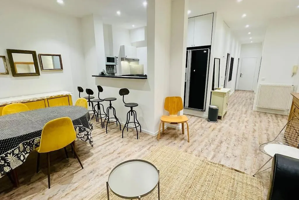 Appartement 6 Pieces / 5 Chambres / Calme / Rdc Paris France