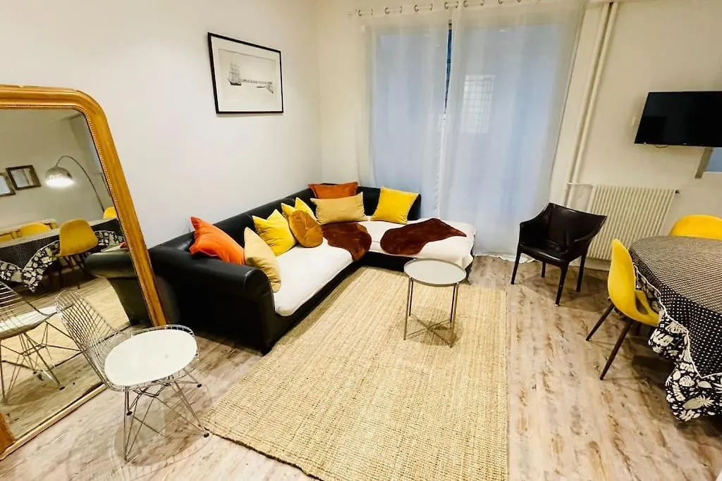 Appartement 6 Pieces / 5 Chambres / Calme / Rdc Paris 0*,  France