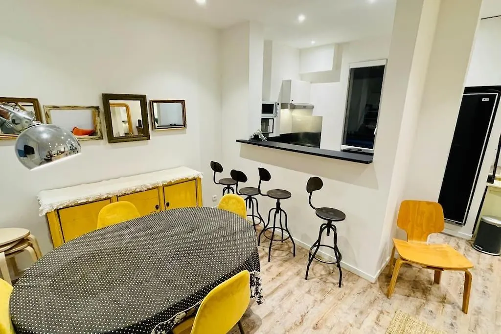 Appartement 6 Pieces / 5 Chambres / Calme / Rdc Paris