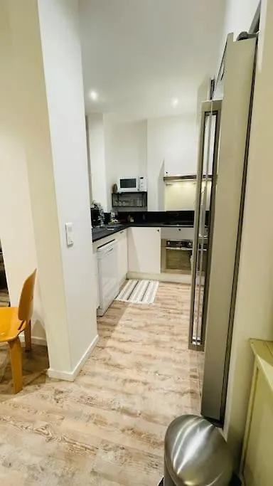 Appartement 6 Pieces / 5 Chambres / Calme / Rdc Paris 0*,  Fransa