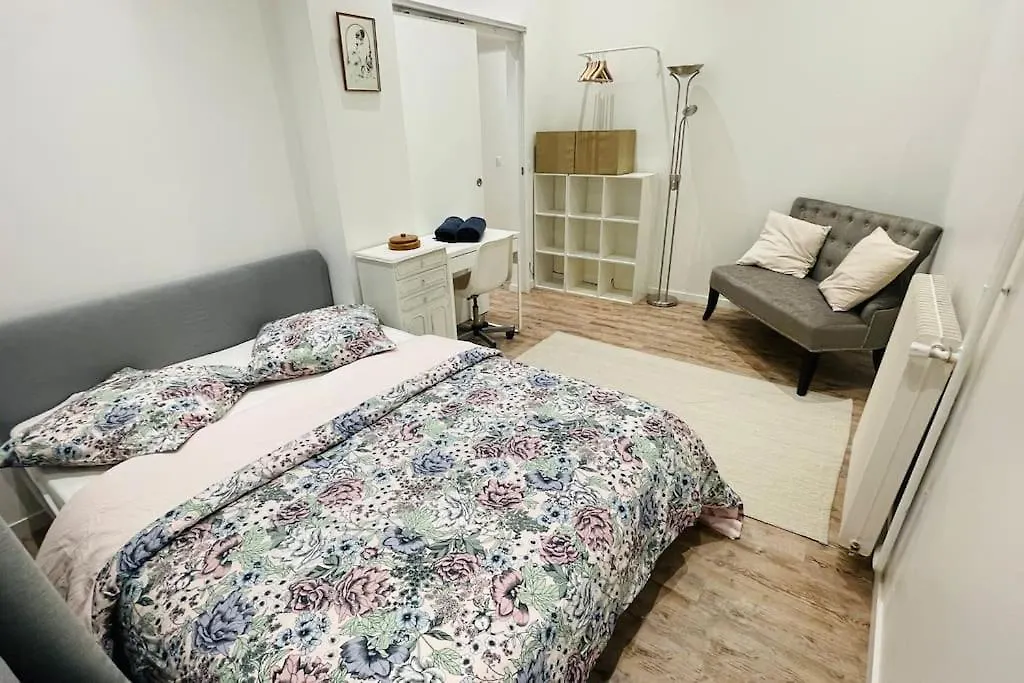 Appartement 6 Pieces / 5 Chambres / Calme / Rdc Paris